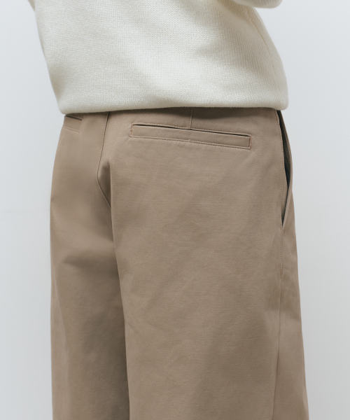 MUSINSA STANDARD（ムシンサスタンダード）の「ブラシドワンタックワイドチノパンツ[ベージュ]（その他パンツ・メンズ・その他・26/27/28/29/30/31/32/33/34/36/40/42/38）」の6枚目の写真