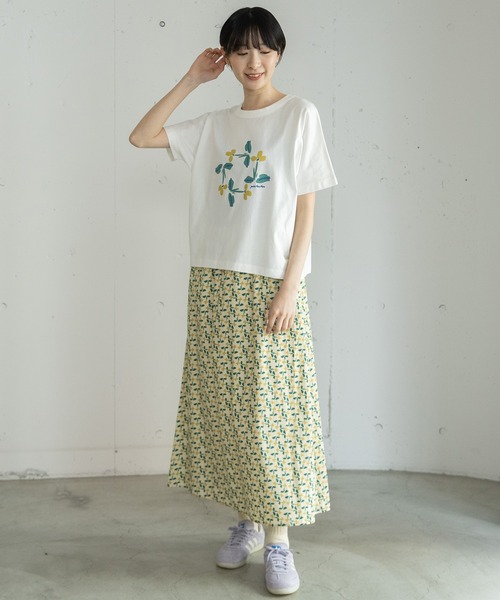 POU DOU DOU(プードゥドゥ)の「サークルすみれプリントドルマントップス(Tシャツ/カットソー・レディース・ダークグレー/オフホワイト・3)」の4枚目の写真