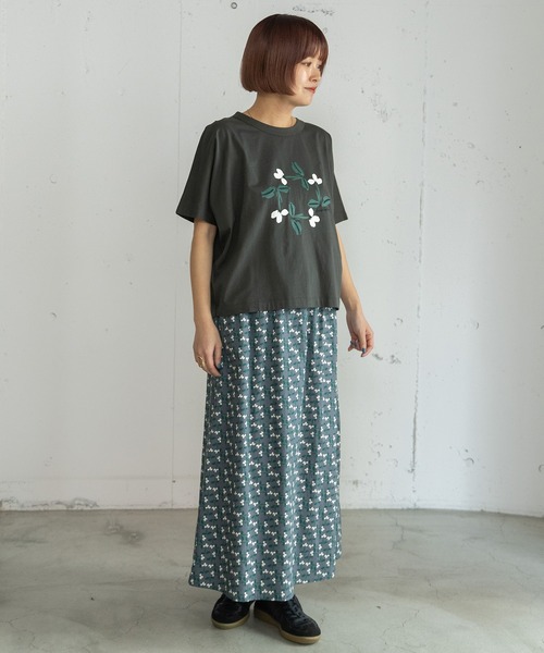 POU DOU DOU(プードゥドゥ)の「サークルすみれプリントドルマントップス(Tシャツ/カットソー・レディース・ダークグレー/オフホワイト・3)」の18枚目の写真