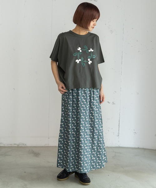 POU DOU DOU(プードゥドゥ)の「サークルすみれプリントドルマントップス(Tシャツ/カットソー・レディース・ダークグレー/オフホワイト・3)」の20枚目の写真