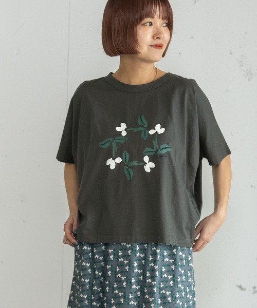 POU DOU DOU(プードゥドゥ)の「サークルすみれプリントドルマントップス(Tシャツ/カットソー・レディース・ダークグレー/オフホワイト・3)」の22枚目の写真
