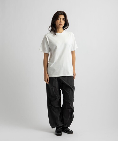 HANES(ヘインズ)の「Hanes x Saturdays NYC Washed Cotton Short Sleeve T-Shirts 2P(Tシャツ/カットソー・メンズ・ブラック/ホワイト・S/M/L)」の3枚目の写真