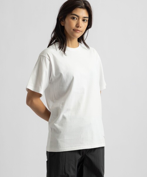HANES(ヘインズ)の「Hanes x Saturdays NYC Washed Cotton Short Sleeve T-Shirts 2P(Tシャツ/カットソー・メンズ・ブラック/ホワイト・S/M/L)」の2枚目の写真