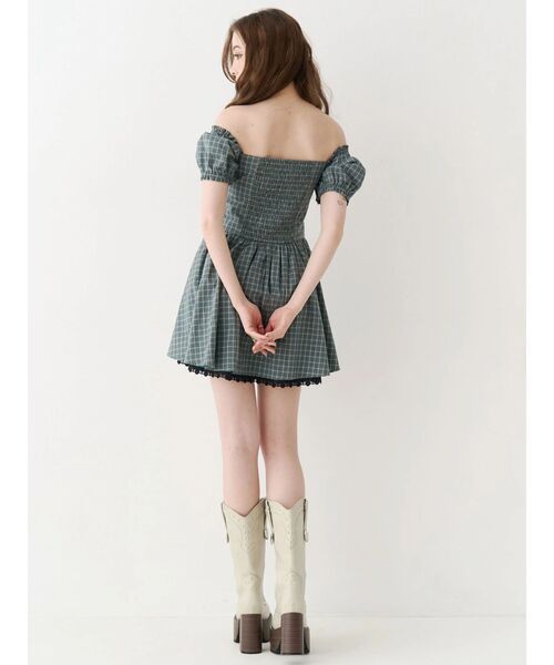 EVRIS(エヴリス)の「パフスリーブレースドッキングミニワンピース(ワンピース・レディース・ブラック/その他1/グリーン・FREE)」の8枚目の写真