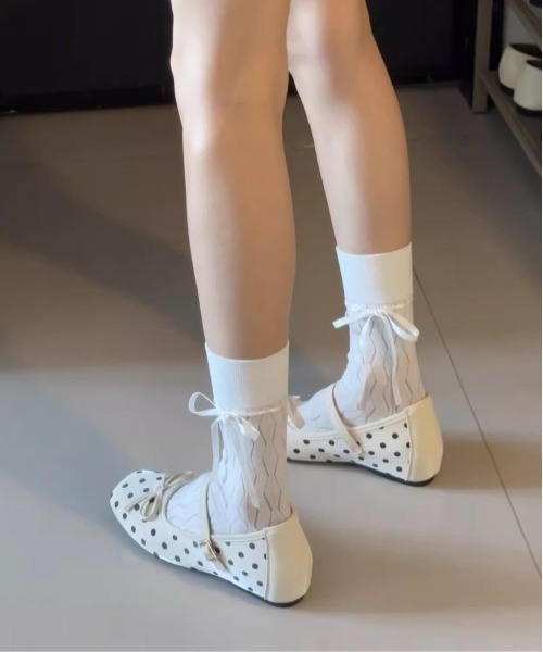 WEGO(ウィゴー)の「26年新作!4cm厚底ドット柄バレエパンプス/メリージェーンシューズ(パンプス・レディース・ホワイト/ブラック・MEDIUM/LARGE)」の12枚目の写真