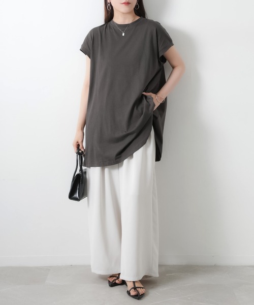 Riberry（リベリー）の「【接触冷感】ミドル丈コットンフレアTシャツ（Tシャツ/カットソー・レディース・オフホワイト/チャコールグレー/ブラック・MEDIUM）」の13枚目の写真