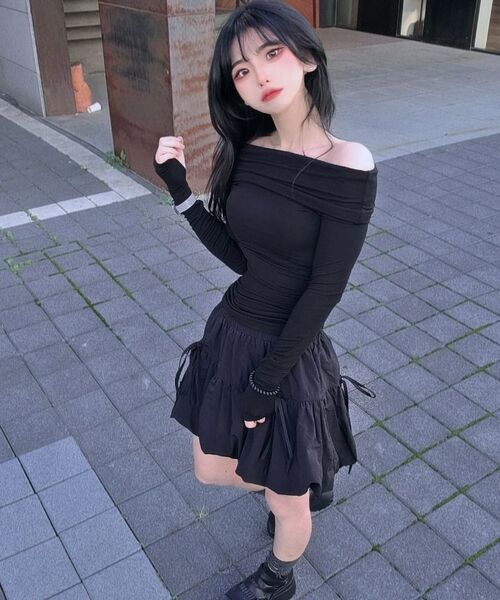 MUSINSA STANDARD WOMAN（ムシンサスタンダードウーマン）の「ウィメンズ テンセル ターンダウン オフショルダー 長袖Tシャツ [ブラック]（Tシャツ/カットソー・レディース・その他・LARGE/MEDIUM/SMALL/X-SMALL）」の6枚目の写真