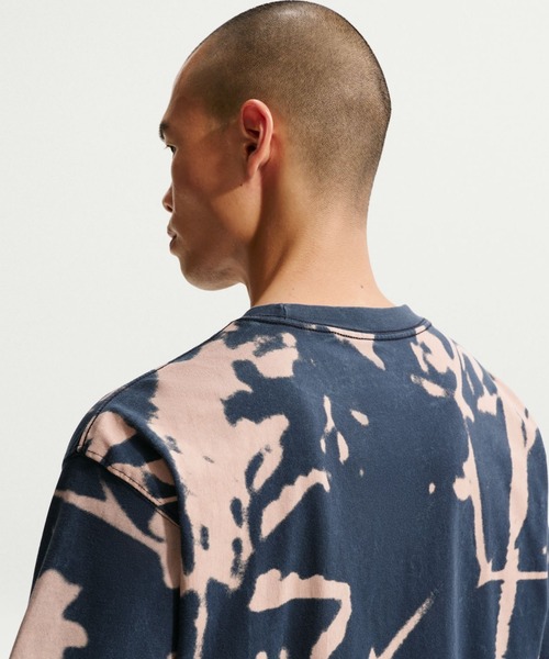 NIKE（ナイキ）の「ナイキ NIKE ナイキ NSW LSE フローラル プリント S/S Tシャツ（Tシャツ/カットソー・メンズ・スモークピンク/ダークグレー・S/M/L/LL/3L）」の6枚目の写真