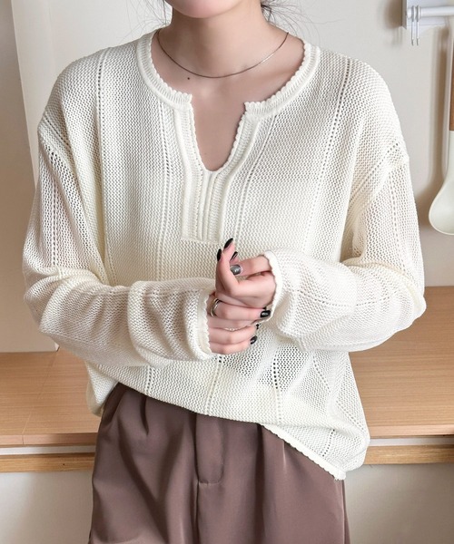 DAY CLOSET(デイ クローゼット)の「【デコルテすっきりキーネック】長袖 透かし編み サマーニット プルオーバー レディース(その他トップス・レディース・イエロー/グレー/アイボリー・FREE)」の1枚目の写真