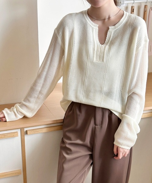 DAY CLOSET(デイ クローゼット)の「【デコルテすっきりキーネック】長袖 透かし編み サマーニット プルオーバー レディース(その他トップス・レディース・イエロー/グレー/アイボリー・FREE)」の5枚目の写真