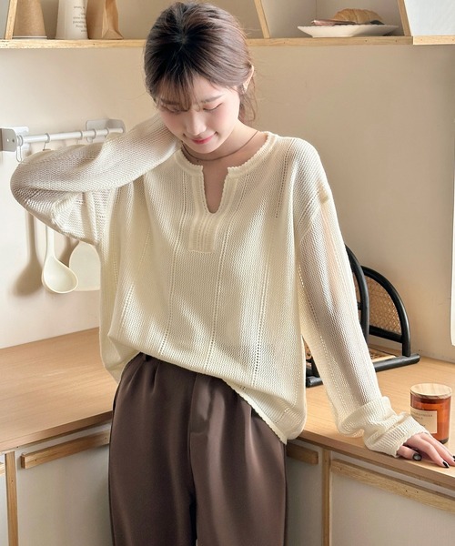 DAY CLOSET(デイ クローゼット)の「【デコルテすっきりキーネック】長袖 透かし編み サマーニット プルオーバー レディース(その他トップス・レディース・イエロー/グレー/アイボリー・FREE)」の9枚目の写真