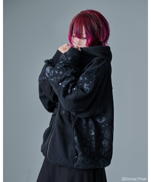 Gamchu(ガムチュ)の「『Gamchu/ガムチュ』シド&トイズ/切り替え総柄パーカー(パーカー・レディース・ブラック/ブラック×グレー・FREE)」の4枚目の写真