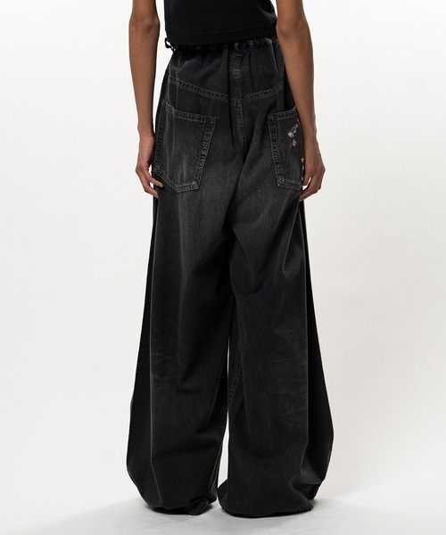 Maison MIHARA YASUHIRO(メゾンミハラヤスヒロ)の「Kids Sticker Printed Wide Denim Pants(デニムパンツ・レディース・インディゴブルー/ブラック・36/38)」の9枚目の写真