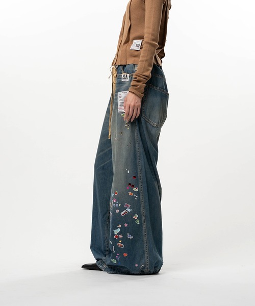 Maison MIHARA YASUHIRO(メゾンミハラヤスヒロ)の「Kids Sticker Printed Wide Denim Pants(デニムパンツ・レディース・インディゴブルー/ブラック・36/38)」の14枚目の写真