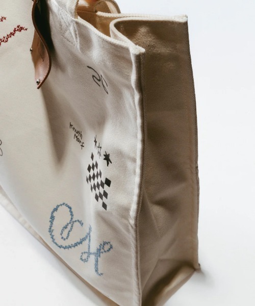 Knuth Marf（クヌースマーフ）の「Knuth Marf graphic canvas tote（トートバッグ・レディース・ブラック/オフホワイト・FREE）」の5枚目の写真