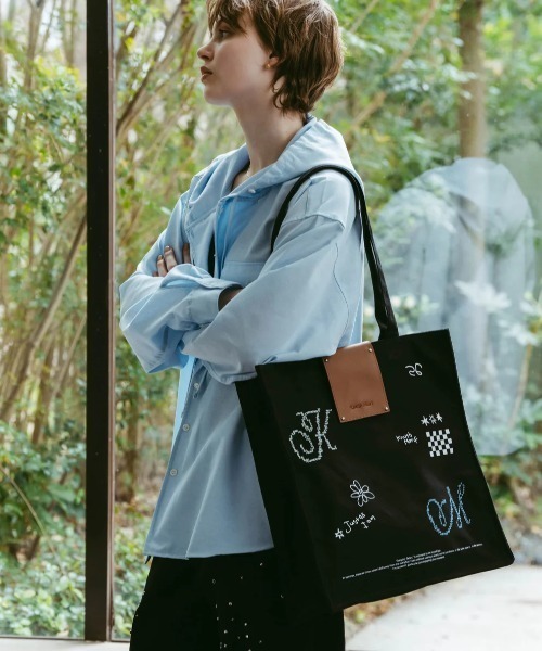Knuth Marf（クヌースマーフ）の「Knuth Marf graphic canvas tote（トートバッグ・レディース・ブラック/オフホワイト・FREE）」の10枚目の写真