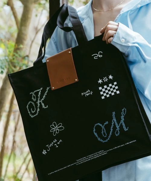 Knuth Marf（クヌースマーフ）の「Knuth Marf graphic canvas tote（トートバッグ・レディース・ブラック/オフホワイト・FREE）」の8枚目の写真