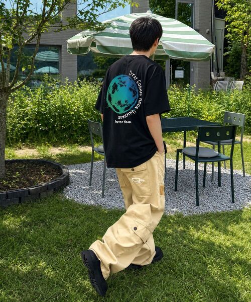 ARTISTWEAR（アーティストウェア）の「[ATW] ネオンアース 半袖Tシャツ - 2COLOR（Tシャツ/カットソー・レディース・ブラック/ホワイト・XXXX-LARGE/XX-LARGE/X-LARGE/LARGE/MEDIUM/SMALL）」の7枚目の写真
