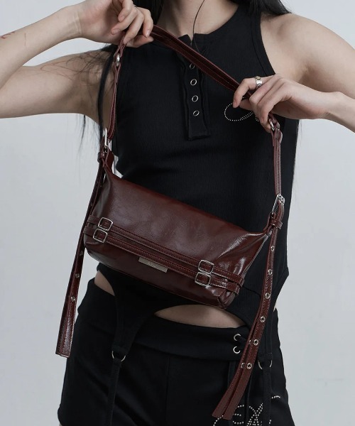 as you are(アズユーアー)の「◇ASYOUARE◇ブランド直輸入正規品/BELTED MINI SHOULDER BAG ベルト付きミニショルダーバッグ(ショルダーバッグ・レディース・ブラック/バーガンディー/ブラウン・FREE)」の1枚目の写真