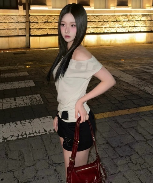 as you are(アズユーアー)の「◇ASYOUARE◇ブランド直輸入正規品/BELTED MINI SHOULDER BAG ベルト付きミニショルダーバッグ(ショルダーバッグ・レディース・ブラック/バーガンディー/ブラウン・FREE)」の18枚目の写真