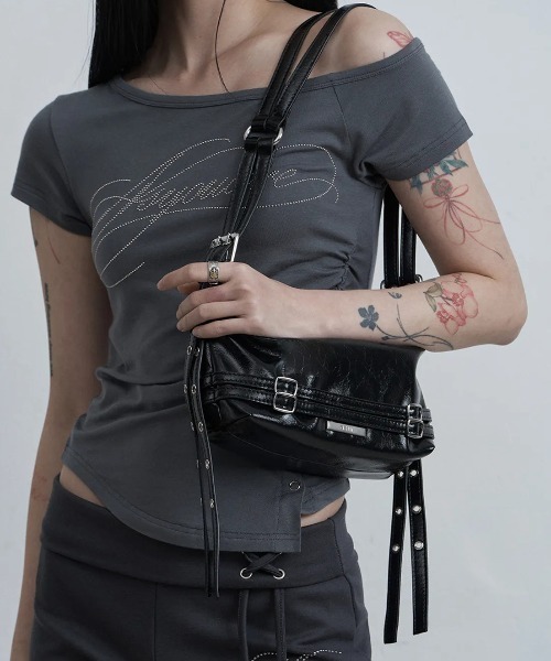as you are(アズユーアー)の「◇ASYOUARE◇ブランド直輸入正規品/BELTED MINI SHOULDER BAG ベルト付きミニショルダーバッグ(ショルダーバッグ・レディース・ブラック/バーガンディー/ブラウン・FREE)」の8枚目の写真