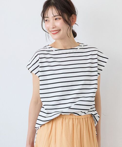 le.coeur blanc（ルクールブラン）の「パールネックフレンチスリーブカットソー（Tシャツ/カットソー・レディース・ブラック/ホワイト系その他/ブラック系その他・38）」の8枚目の写真