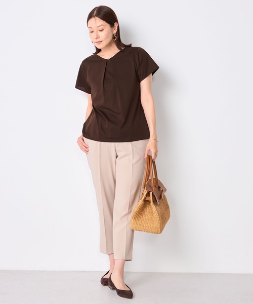 GALLORIA（ギャローリア）の「【接触冷感・UVカット】Vネックパーツプルオーバー（Tシャツ/カットソー・レディース・ネイビー/ピンク/ブラウン/ボルドー/ホワイト・LL/L/M/S）」の11枚目の写真