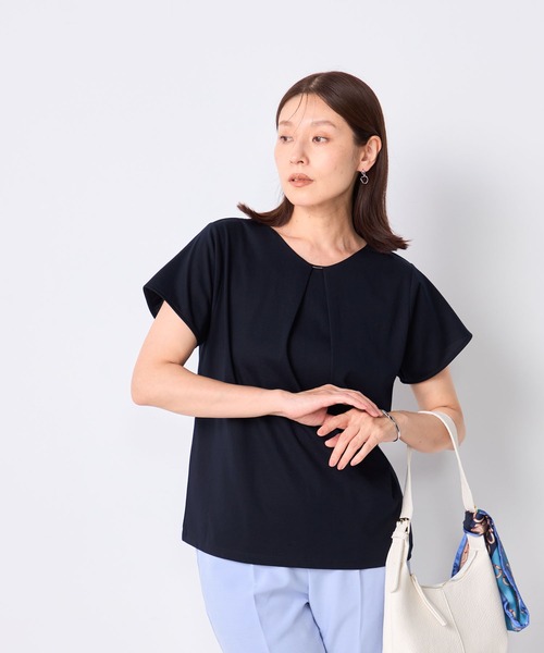 GALLORIA（ギャローリア）の「【接触冷感・UVカット】Vネックパーツプルオーバー（Tシャツ/カットソー・レディース・ネイビー/ピンク/ブラウン/ボルドー/ホワイト・LL/L/M/S）」の16枚目の写真