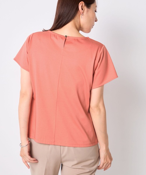 GALLORIA（ギャローリア）の「【接触冷感・UVカット】Vネックパーツプルオーバー（Tシャツ/カットソー・レディース・ネイビー/ピンク/ブラウン/ボルドー/ホワイト・LL/L/M/S）」の21枚目の写真