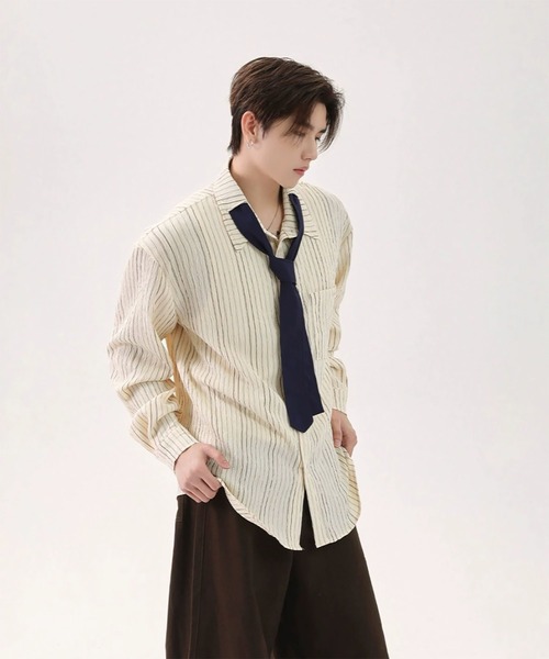 WESTBOY(ウエストボーイ)の「Y2K ユニセックス ストライプ柄 ネクタイ付き シャツ WO26W1TP14(シャツ/ブラウス・メンズ・ベージュ/ブルー・FREE)」の1枚目の写真