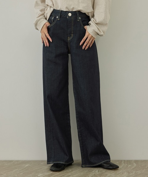 SALON adam et rope'（サロン アダム エ ロペ）の「【RED CARD TOKYO（レッドカードトーキョー）】35th Anniv. Wide（デニムパンツ・レディース・ブルー系その他・23/24/25/22）」の5枚目の写真