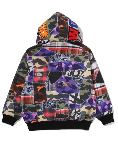 A BATHING APE(アベイシングエイプ)の「CRAZY PATCH SHARK FULL ZIP HOODIE(パーカー・メンズ・マルチ・X-LARGE/LARGE/SMALL/XX-LARGE/MEDIUM)」の3枚目の写真