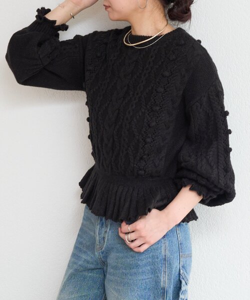 BEARDSLEY(ビアズリー)の「ペプラムケーブルニット(ニット/セーター・レディース・ブラック/ベージュ・FREE)」の1枚目の写真
