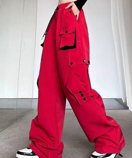 NANEA(ナネア)の「ポケットデザインカーゴパンツ(カーゴパンツ・レディース・ブラック/レッド・SMALL/MEDIUM)」の10枚目の写真