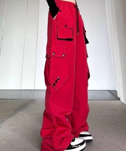 NANEA(ナネア)の「ポケットデザインカーゴパンツ(カーゴパンツ・レディース・ブラック/レッド・SMALL/MEDIUM)」の11枚目の写真