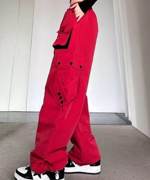 NANEA(ナネア)の「ポケットデザインカーゴパンツ(カーゴパンツ・レディース・ブラック/レッド・SMALL/MEDIUM)」の12枚目の写真