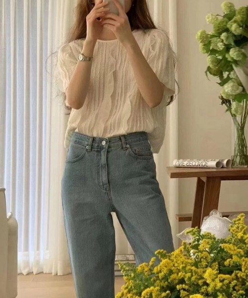 MAISON DE THERESE（メゾン ド テレーズ）の「立体シワフリル丸首半袖ブラウス フレンチ無地トップス（シャツ/ブラウス・レディース・Black/アイボリー・M）」の5枚目の写真