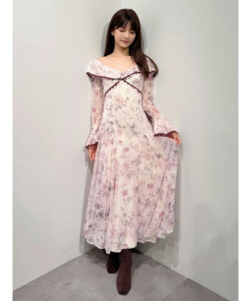 MERCURYDUO(マーキュリーデュオ)の「アシメフラワープリントワンピース(ワンピース・レディース・チャコールグレー/ピンク・FREE)」の6枚目の写真