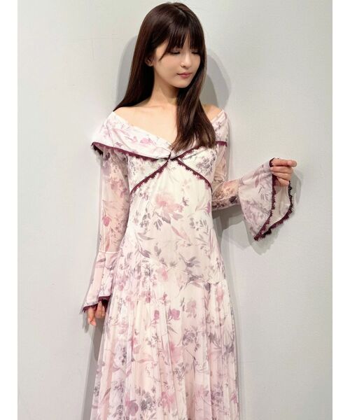 MERCURYDUO(マーキュリーデュオ)の「アシメフラワープリントワンピース(ワンピース・レディース・チャコールグレー/ピンク・FREE)」の8枚目の写真