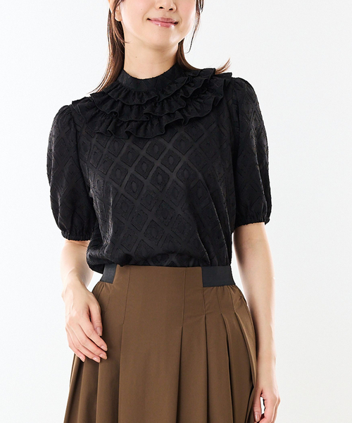 NARACAMICIE(ナラカミーチェ)の「【NARACAMICIE】カットジャガードフロントフリル半袖ブラウス(シャツ/ブラウス・レディース・ホワイト/ネイビー/ブラック・L/M/XL)」の2枚目の写真