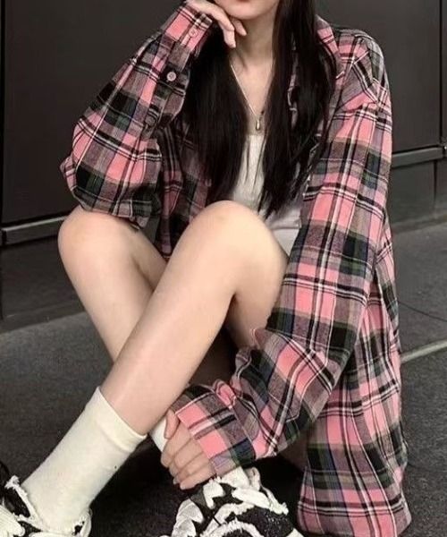 SHERU(シェル)の「26新作AW オーバーサイズレトロチェックシャツ(シャツ/ブラウス・レディース・ネイビー/ピンク/ダークブルー・M)」の15枚目の写真