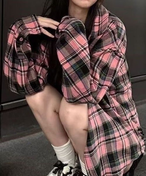SHERU(シェル)の「26新作AW オーバーサイズレトロチェックシャツ(シャツ/ブラウス・レディース・ネイビー/ピンク/ダークブルー・M)」の7枚目の写真