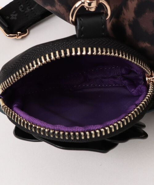 ANNA SUI(アナスイ)の「ローズローズ 2wayハンドバッグ(ハンドバッグ・レディース・グレイッシュブルー/ブラック/ブラック系4・FREE)」の7枚目の写真