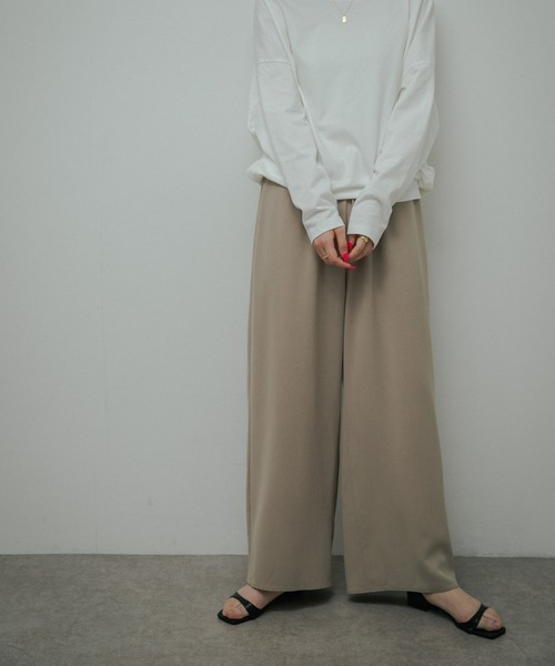 URBAN RESEARCH DOORS(アーバンリサーチドアーズ)の「Relax Easy Wide Pants(その他パンツ・レディース・ブラック/ベージュ・MEDIUM/SMALL)」の2枚目の写真