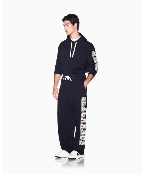 ARMANI EXCHANGE(アルマーニエクスチェンジ)の「【A|X アルマーニ エクスチェンジ】ロゴスリーブ フーデッドスウェットプルオーバー(スウェット・メンズ・ダークネイビー/ブラック・LARGE/MEDIUM/SMALL/X-LARGE/X-SMALL)」の4枚目の写真