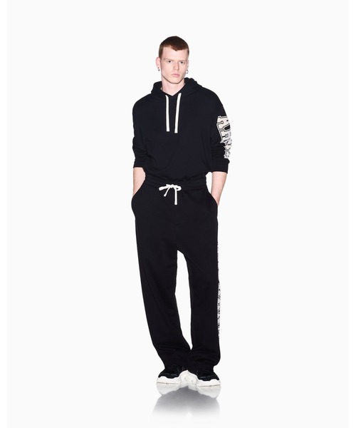 ARMANI EXCHANGE(アルマーニエクスチェンジ)の「【A|X アルマーニ エクスチェンジ】ロゴスリーブ フーデッドスウェットプルオーバー(スウェット・メンズ・ダークネイビー/ブラック・LARGE/MEDIUM/SMALL/X-LARGE/X-SMALL)」の11枚目の写真