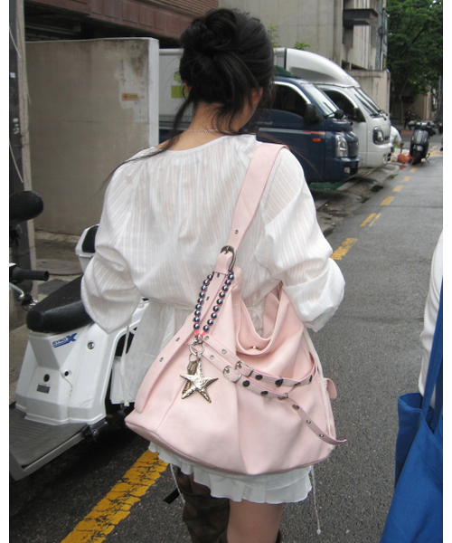 YEOMIMの「[×YOONSOAP] soft cargo bag (baby pink)（ショルダーバッグ・レディース・その他・FREE）」の3枚目の写真