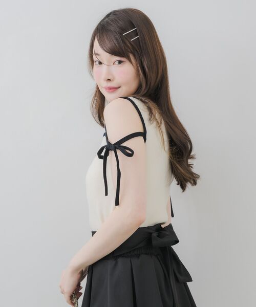 ems excite(エムズエキサイト)の「フロントスリットニットタンク(タンクトップ・レディース・ナチュラル/ピンク/ブラック・FREE)」の11枚目の写真