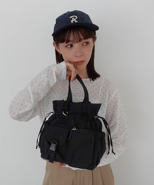 DISCOAT(ディスコート)の「【いろんな使い方ができる!】ユーティリティパフィドロストショルダーバッグ(ショルダーバッグ・レディース・ブルー/チャコールグレー/ブラック/ブラウン・FREE)」の1枚目の写真