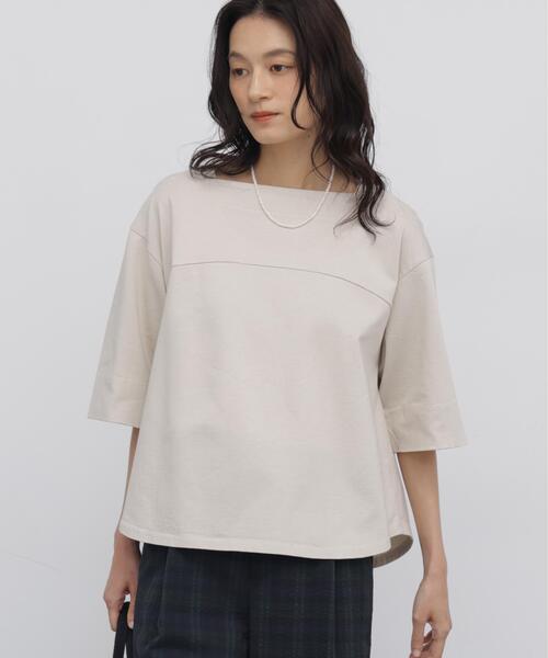 human woman(ヒューマンウーマン)の「バスク天竺ボートネックプルオーバー(Tシャツ/カットソー・レディース・ベージュ/レッド・MEDIUM)」の1枚目の写真